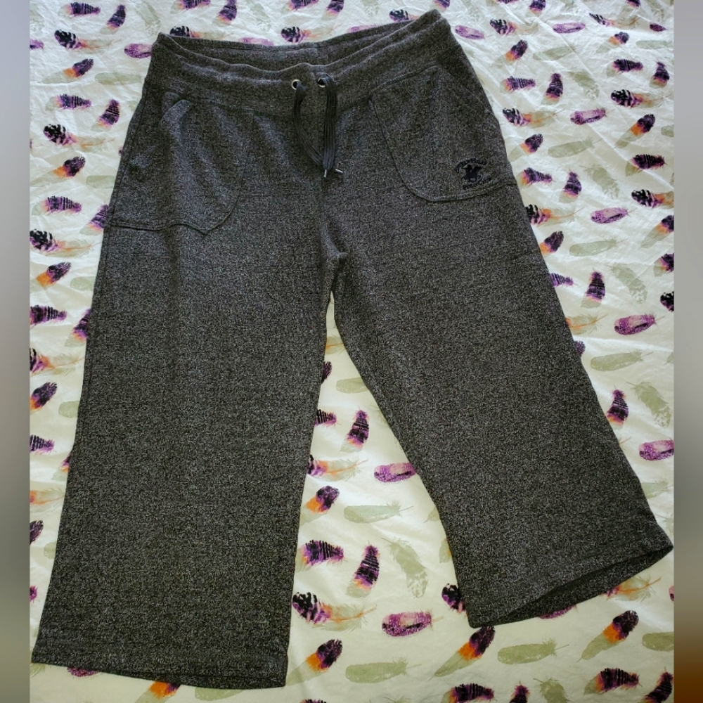 Gray knit capris